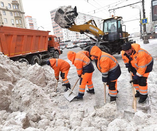Уборка снега в Новом Уренгое и  Ямало-Ненецком автономном округе